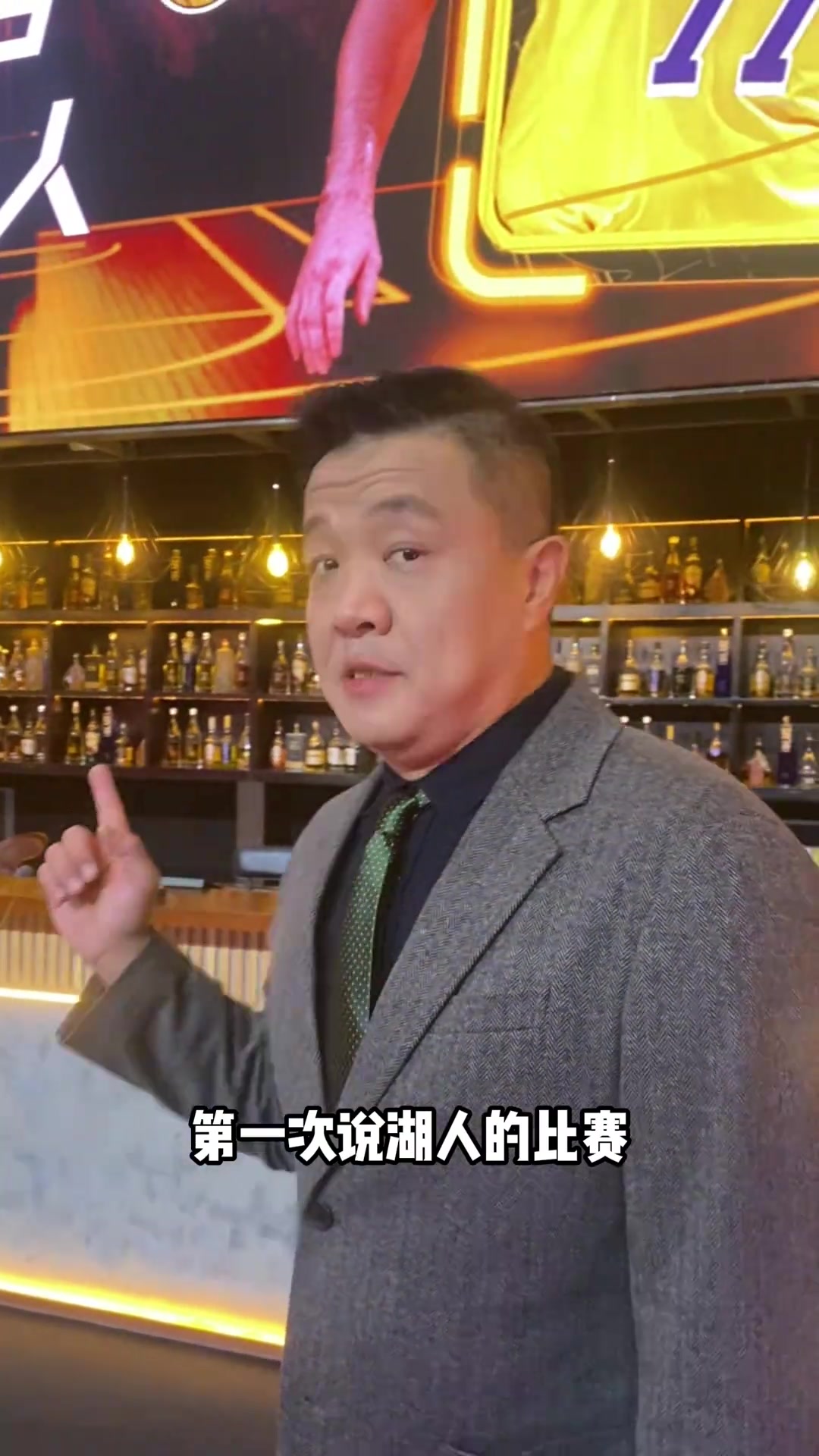 杨健:湖人的进攻确实好看 但仍然缺少替补控卫和替补中锋 杨健:湖人的进攻确实好看 但仍然缺少替补控卫和替补中锋